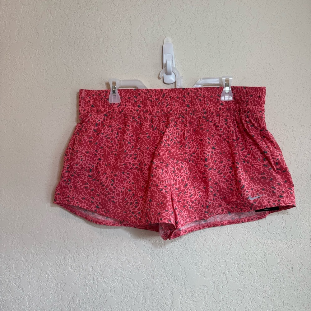 Nike One Women’s 3" Dri-FIT Mid-Rise Shorts – Coral Pink, Brief-Lined, NWT P0162